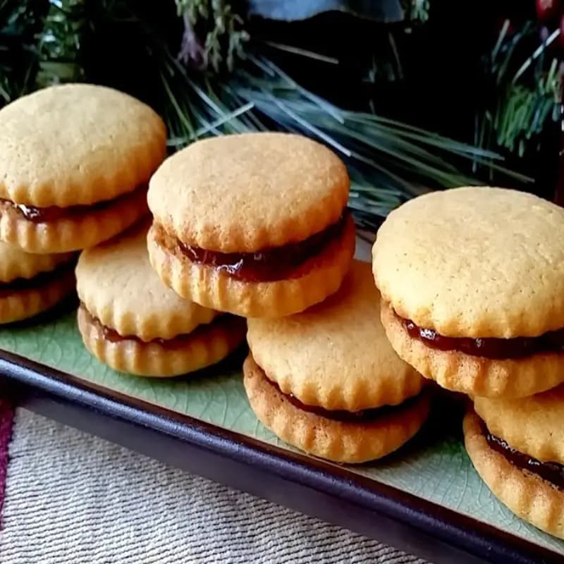 Jam jam cookies, a Canadian dessert