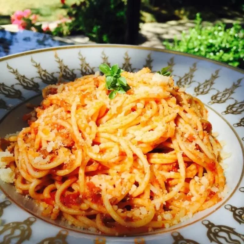Spaghetti Bolognese, a Italian main