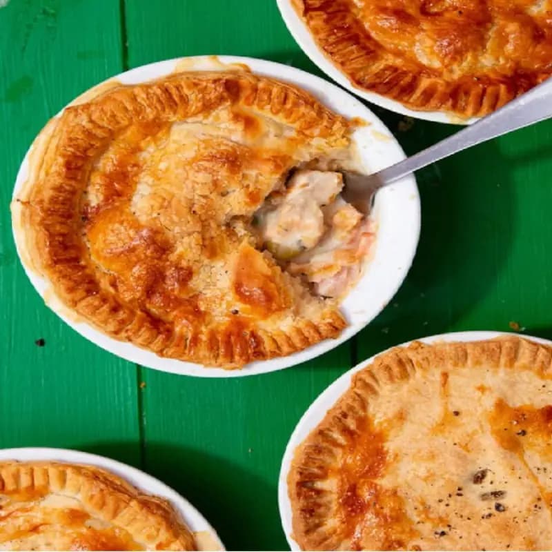 Spanish chicken pie